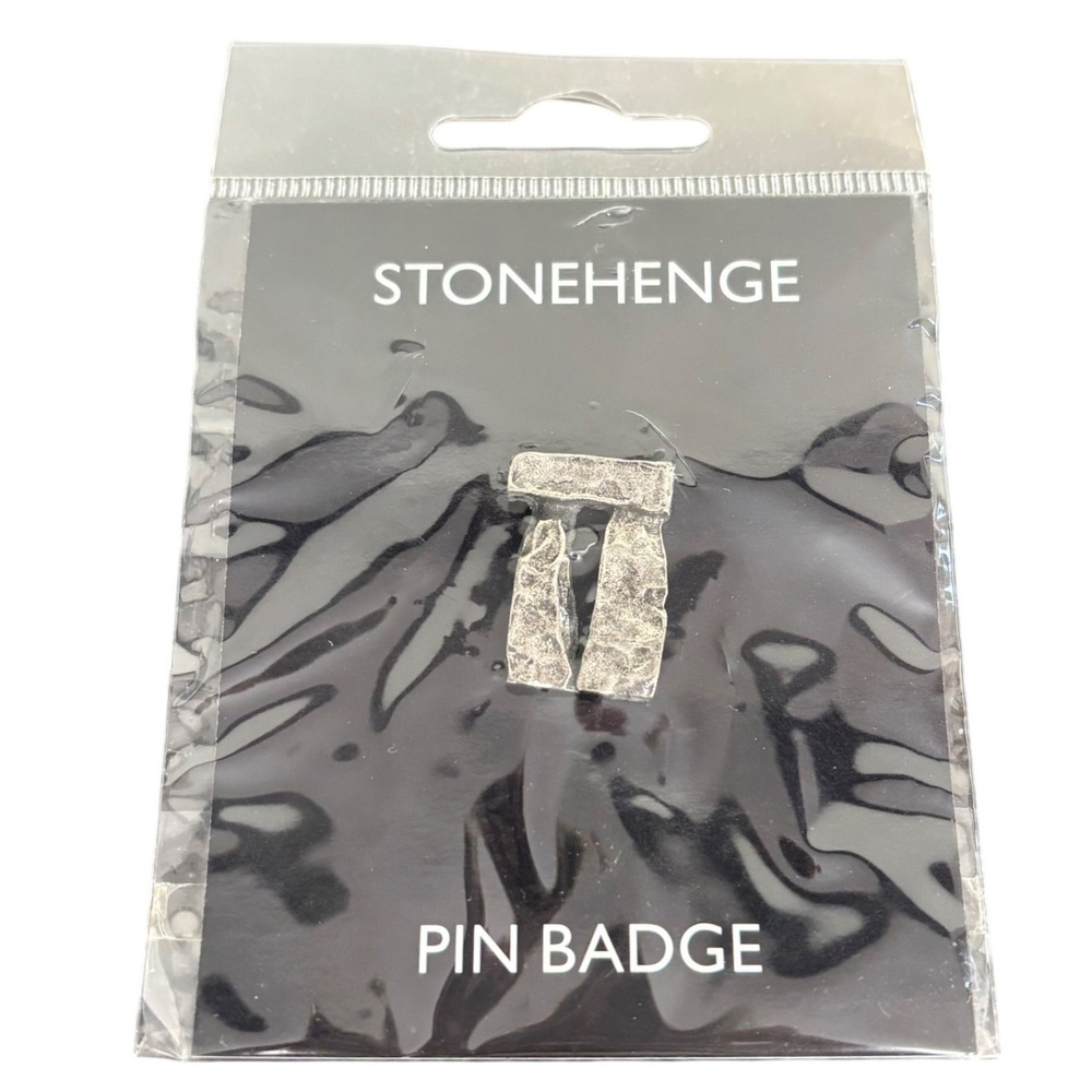 English Heritage Stonehenge Silver Tone Trilithon Pin Badge New Souvenir